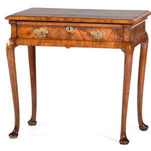 A Queen Anne Walnut Side Table 18th 34c945