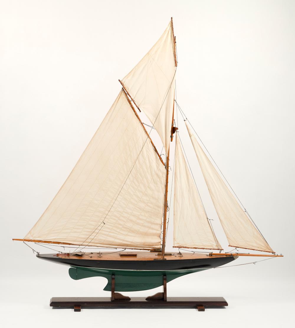POND MODEL OF A GAFF RIGGED YACHT 34ca46