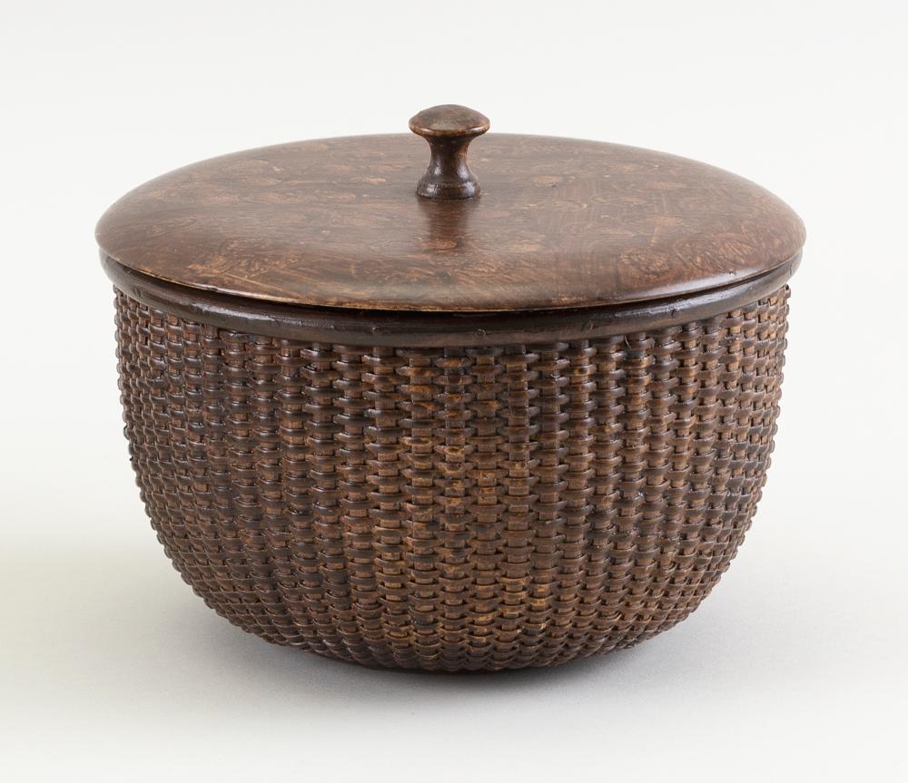 ROUND NANTUCKET BASKET EARLY 20TH 34ca4a