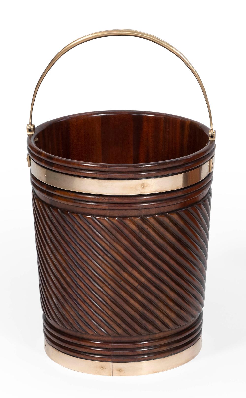 IRISH PEAT BUCKET 20TH CENTURY 34cb64