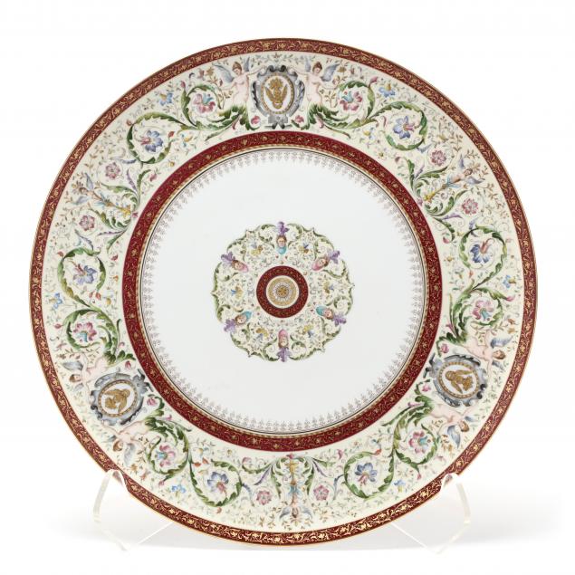 A CONTINENTAL PORCELAIN CHARGER