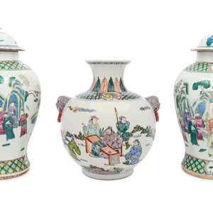 Three Chinese Famille Rose Porcelain 34a5b3