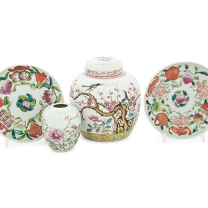 Four Chinese Famille Rose Porcelain 34a5bd
