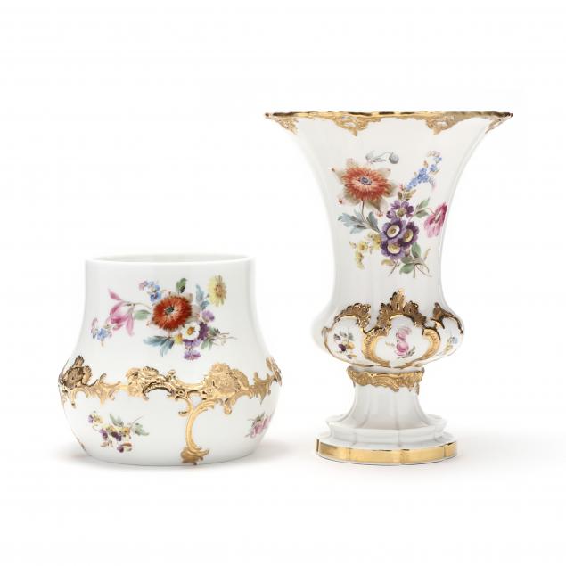 TWO MEISSEN VASES Early 20th century  34a6c8