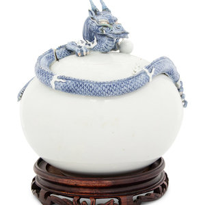 A Japanese Blue and White Porcelain 34a713