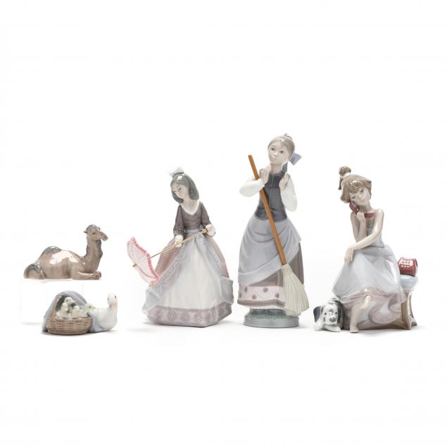 SELECTION OF FIVE LLADRO FIGURINES