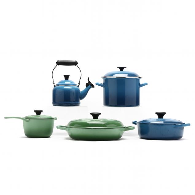 FIVE PIECES OF LE CREUSET COOKWARE 