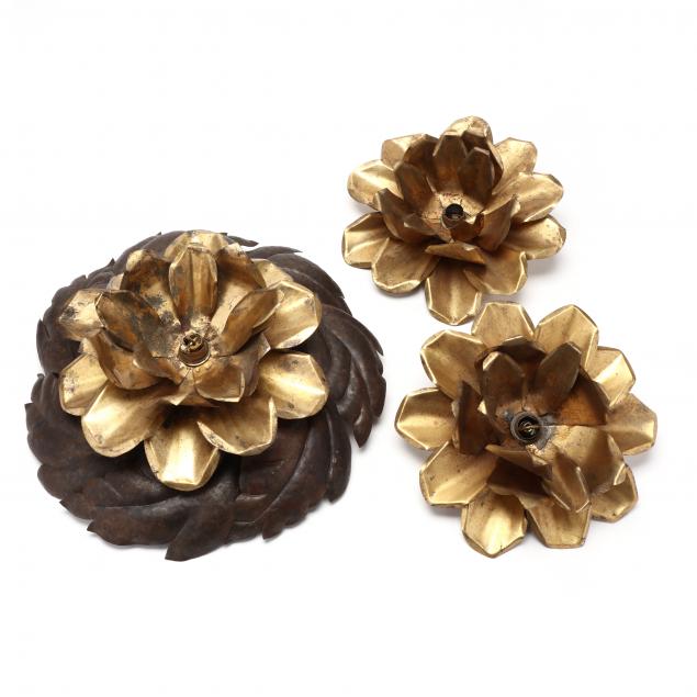 GILT METAL FLORAL MOUNTS  First