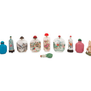 A Group of Chinese Snuff Bottles 34ad0f