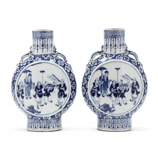 A PAIR OF CHINESE BLUE AND WHITE 34ad13