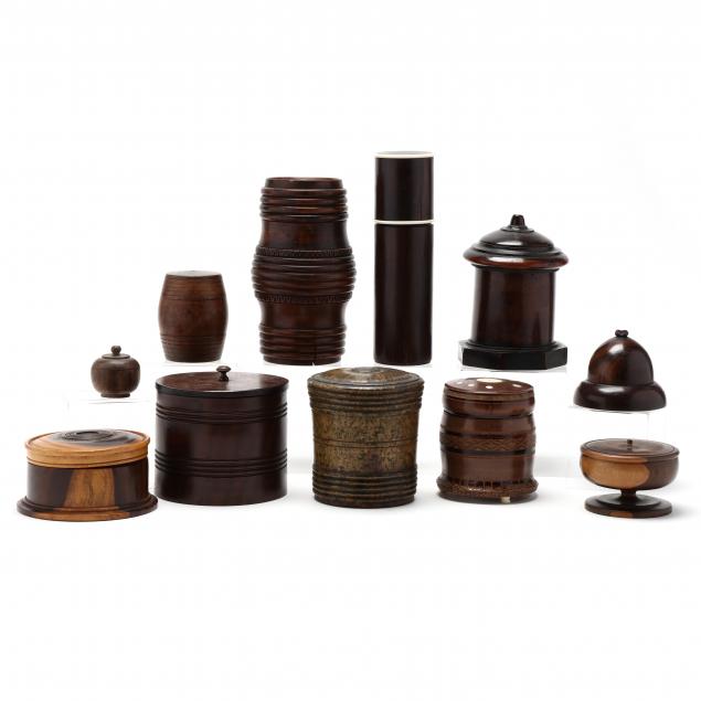 ELEVEN TURNED WOODEN CONTAINERS 34ad4f