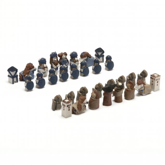 SET OF CERAMIC CHESS FIGURINES 34afb9