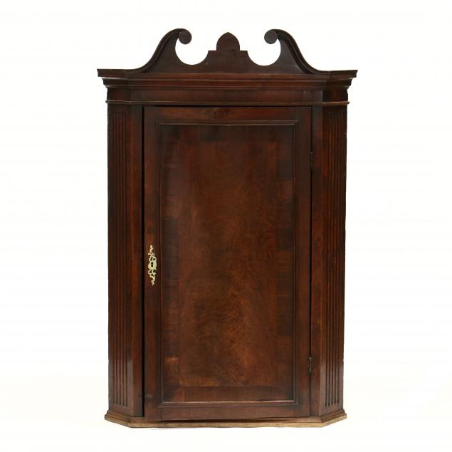 GEORGE III MAHOGANY HANGING CORNER