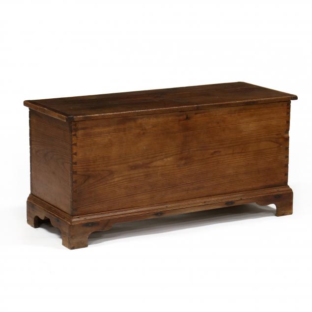 SOUTHERN CHIPPENDALE BLANKET CHEST 34b0a4