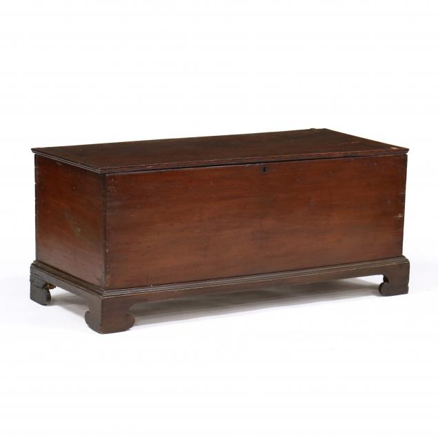 SOUTHERN CHIPPENDALE BLANKET CHEST 34b322