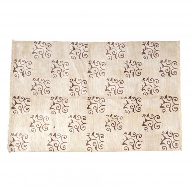 AREA RUG Ivory ground with alternating 34b3a1