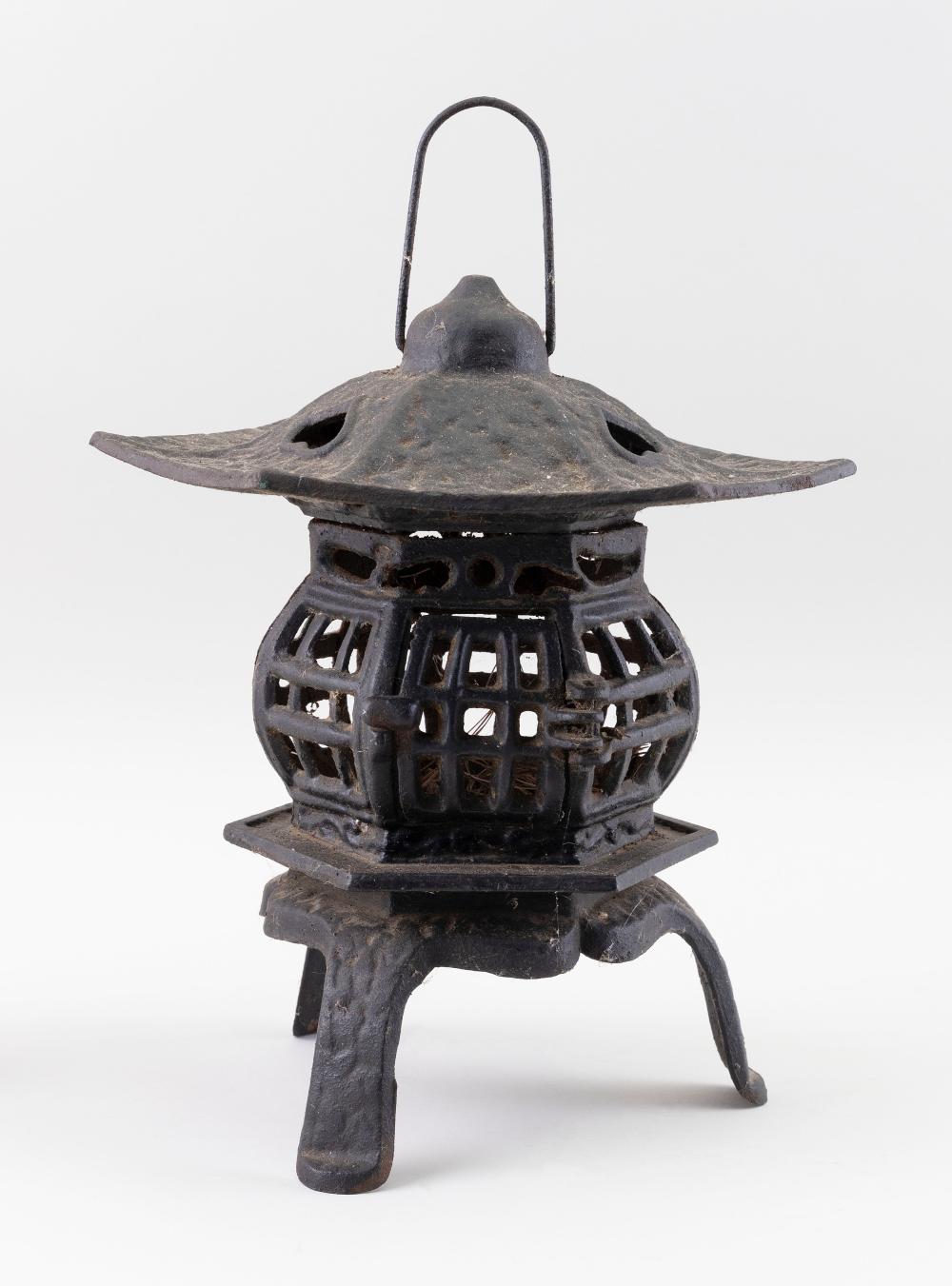 JAPANESE CAST IRON PAGODA GARDEN 34dc52