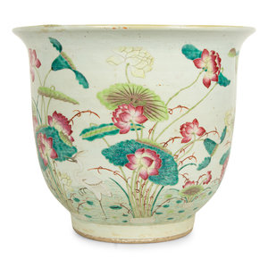 A Chinese Export Enameled Porcelain 34ddb5