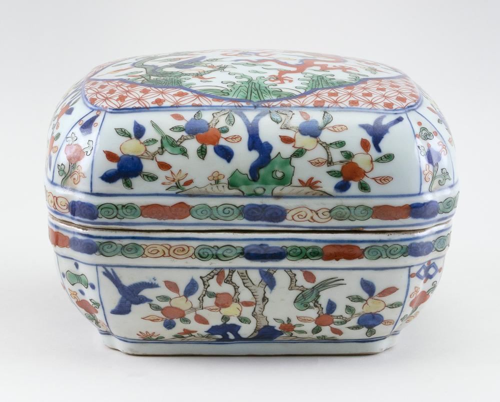 CHINESE WUCAI PORCELAIN BOX LATE 34dfc7