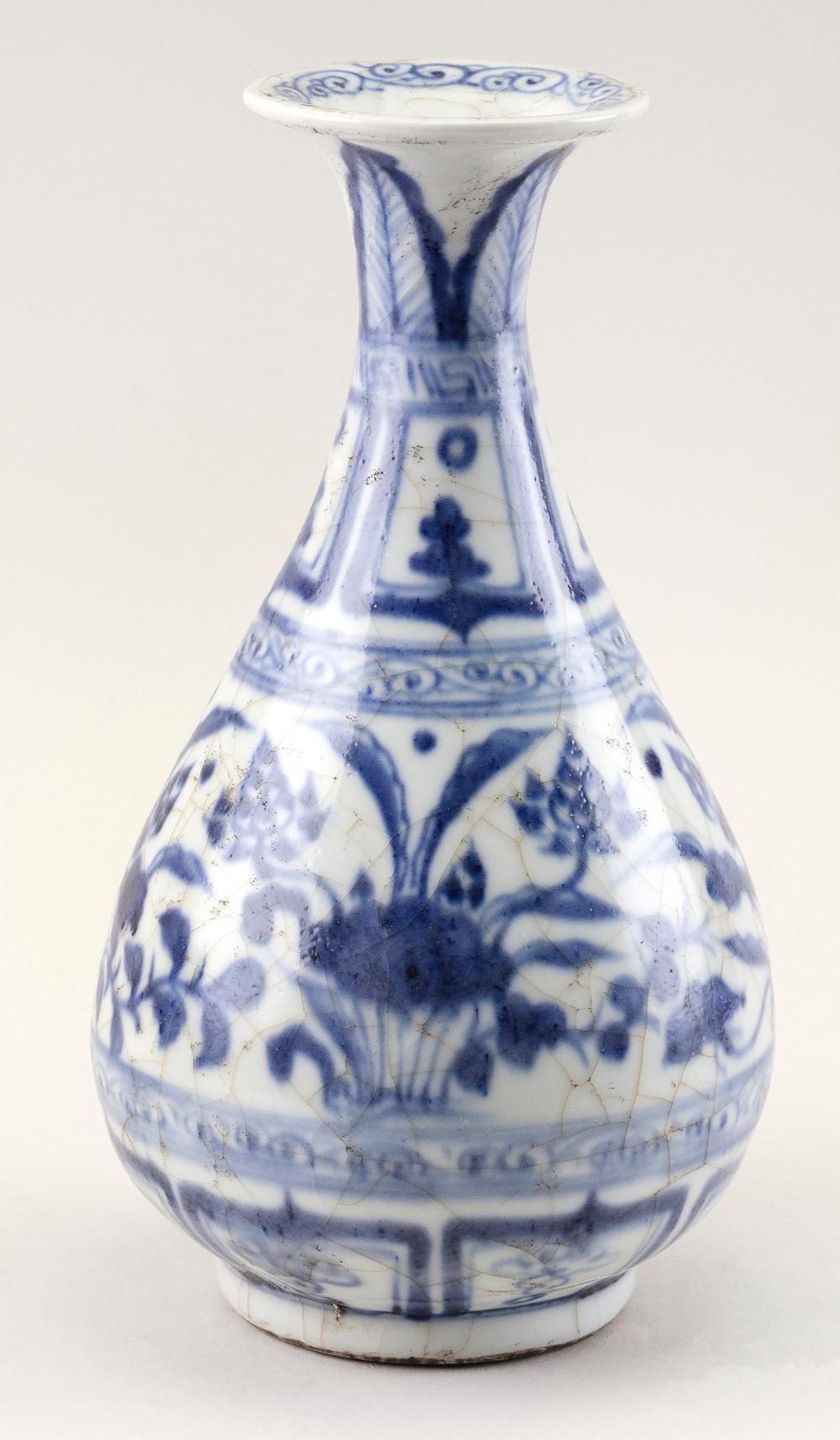 CHINESE UNDERGLAZE BLUE AND WHITE 34dfc8