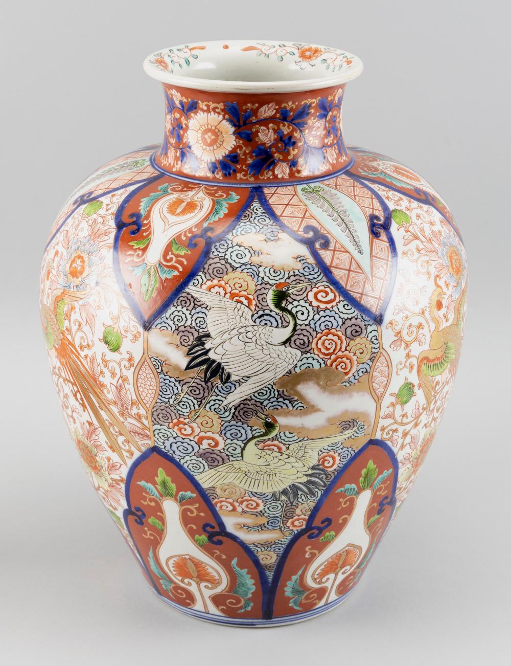 JAPANESE IMARI PORCELAIN VASE LATE