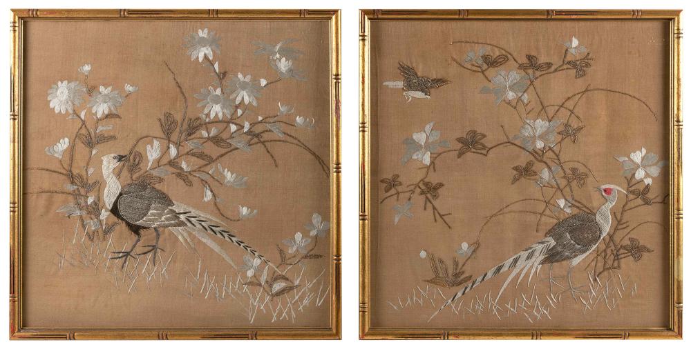 PAIR OF CHINESE SILK NEEDLEWORKS 34e05e