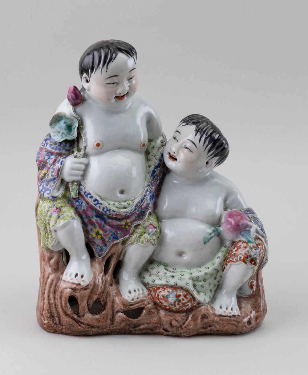 CHINESE FAMILLE ROSE PORCELAIN 34e0ca