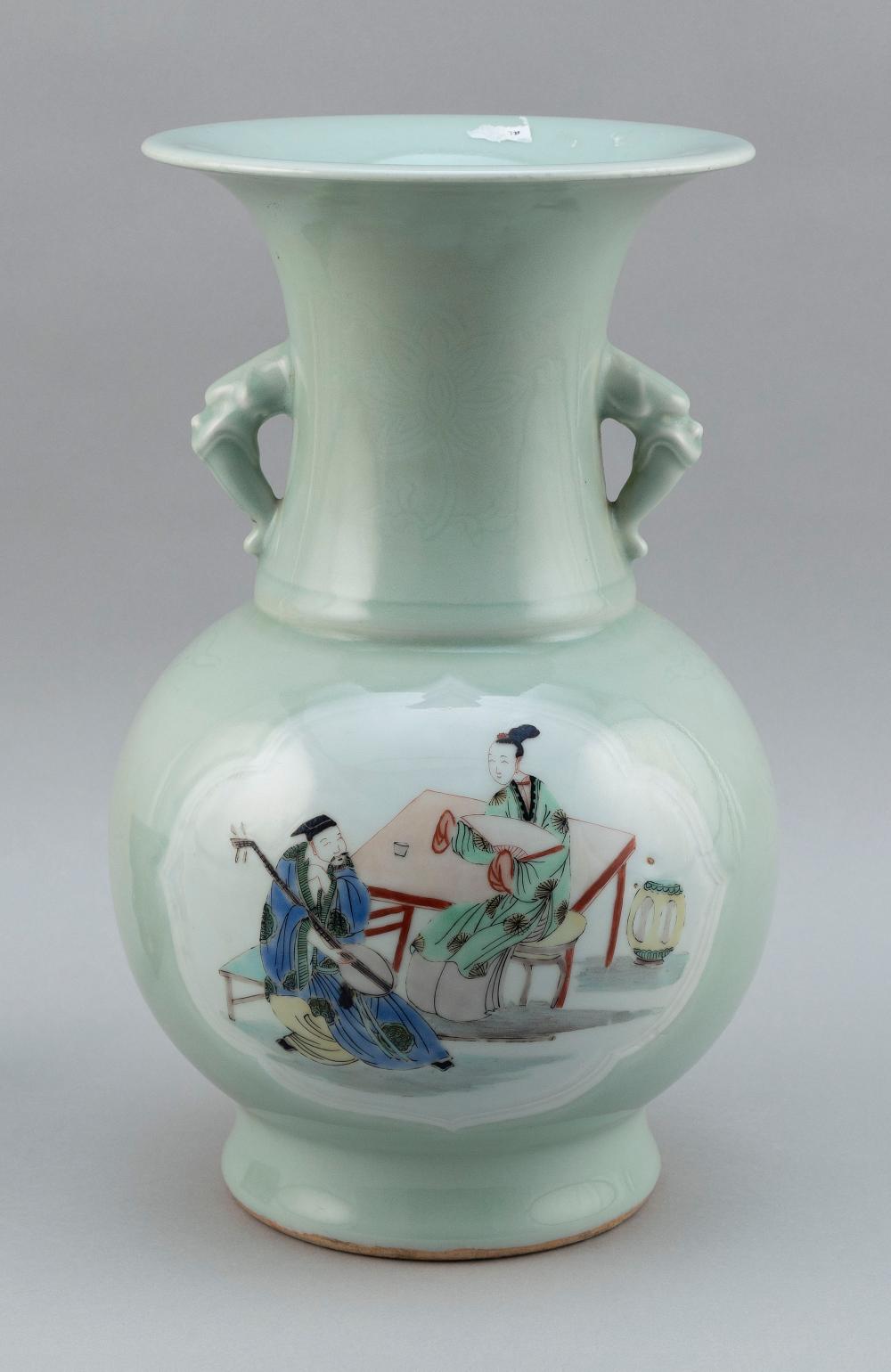 CHINESE CELADON PORCELAIN VASE 34e0da