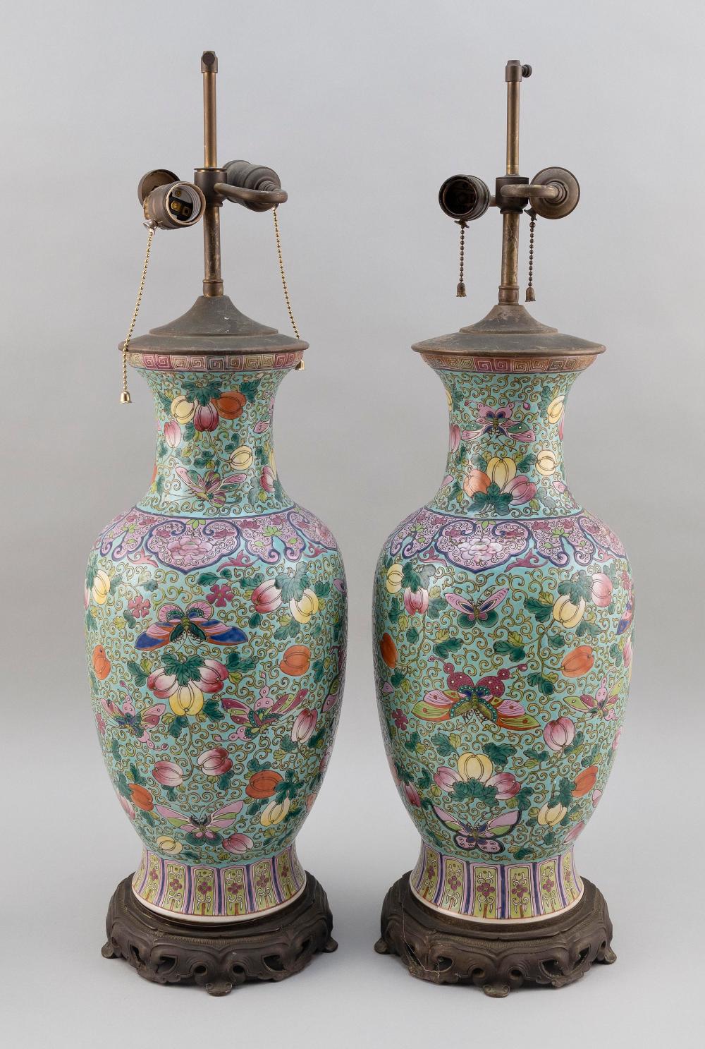 PAIR OF CHINESE FAMILLE ROSE PORCELAIN 34e0dc