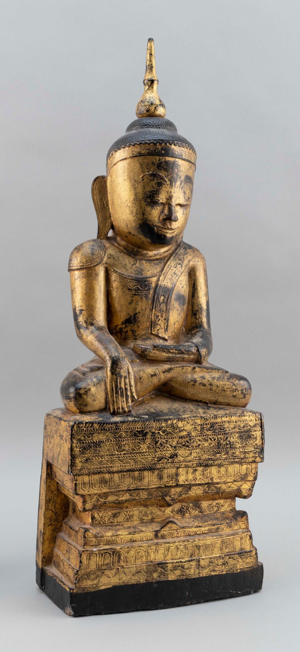 TIBETAN GILTWOOD FIGURE OF BUDDHA 34e161