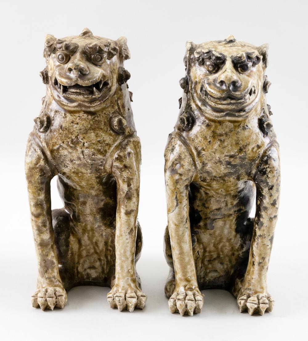 PAIR OF CHINESE GLAZED CERAMIC