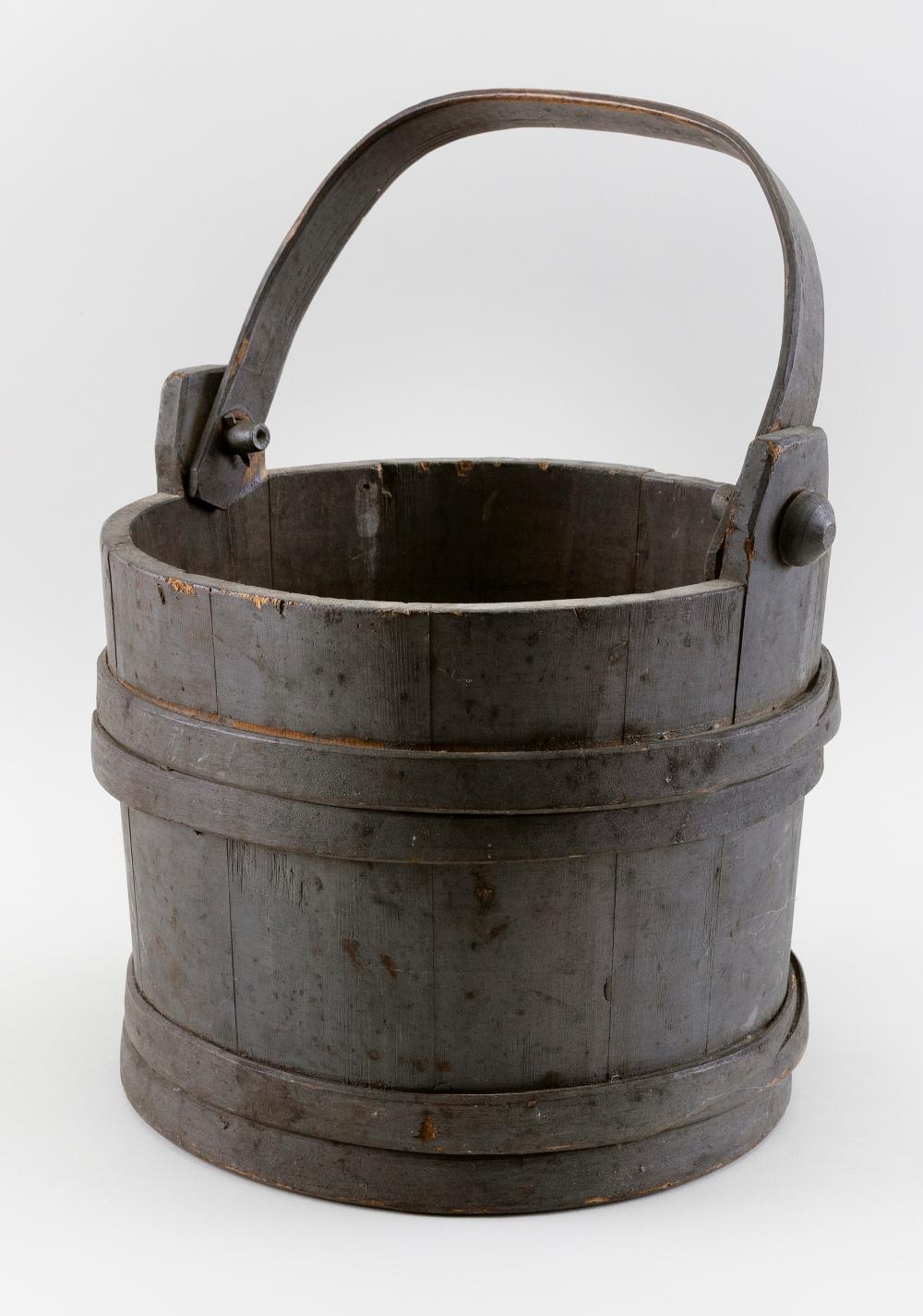 PAINTED WOODEN PICKING BUCKET 19TH 34e37e