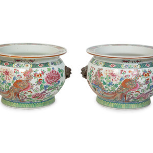 A Pair of Chinese Export Porcelain