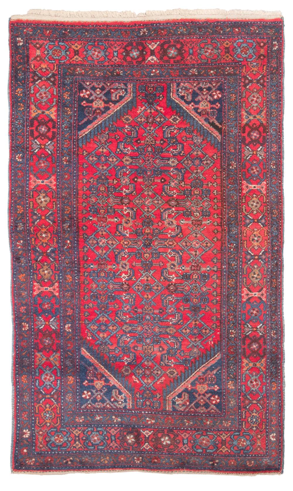 HAMADAN RUG: 4'4" X 7'3" MID-20TH