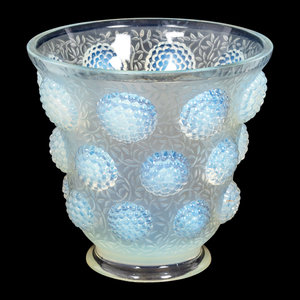 A Verlys Opalescent Glass Vase 20th 34e882