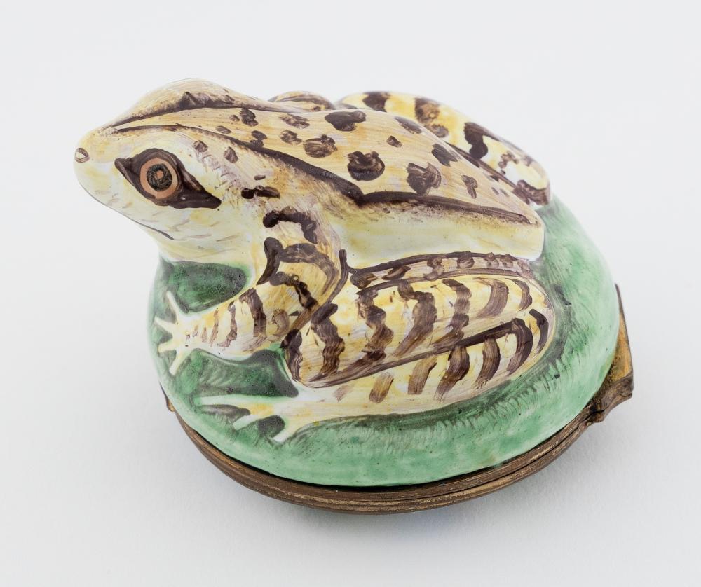 ENGLISH ENAMEL FROG BONBONNIERE