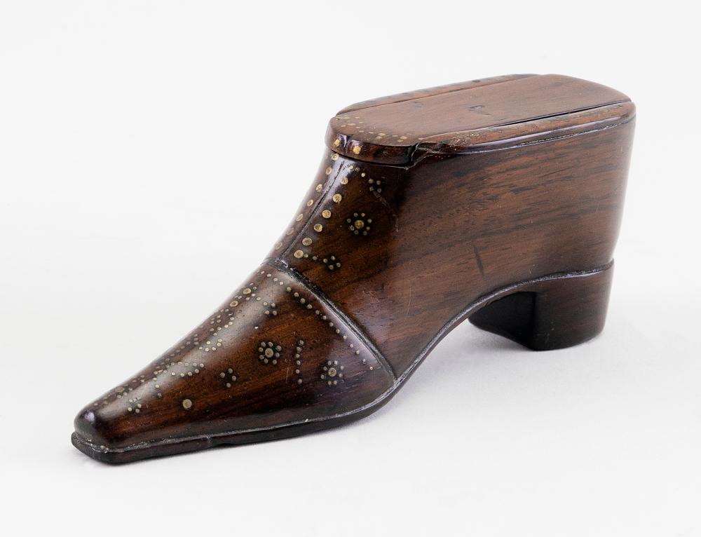 ENGLISH BOOT-FORM SNUFF BOX WITH