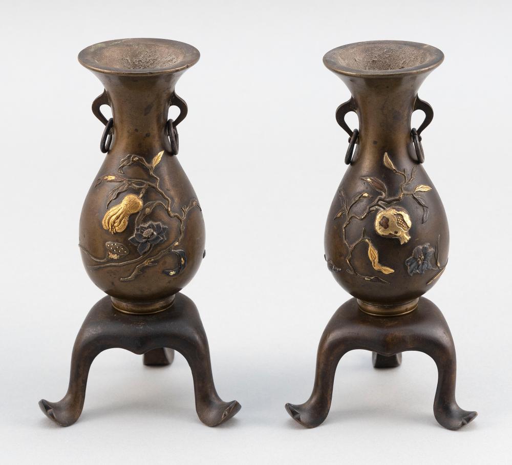 PAIR OF JAPANESE BRONZE VASES MEIJI 34eabf