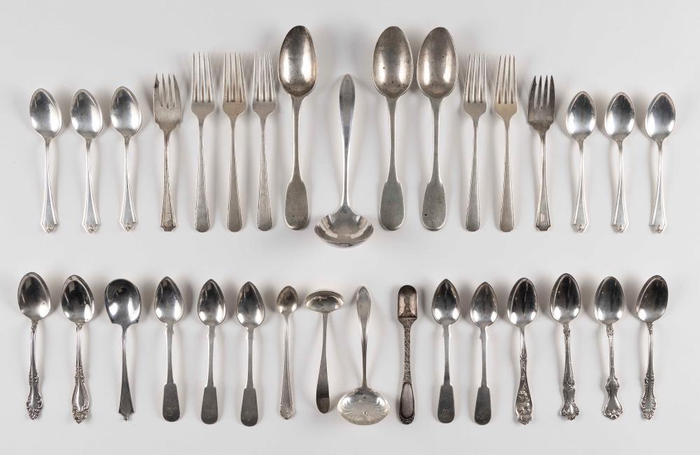 TWENTY SEVEN PIECES OF SILVER FLATWARE 34eb56