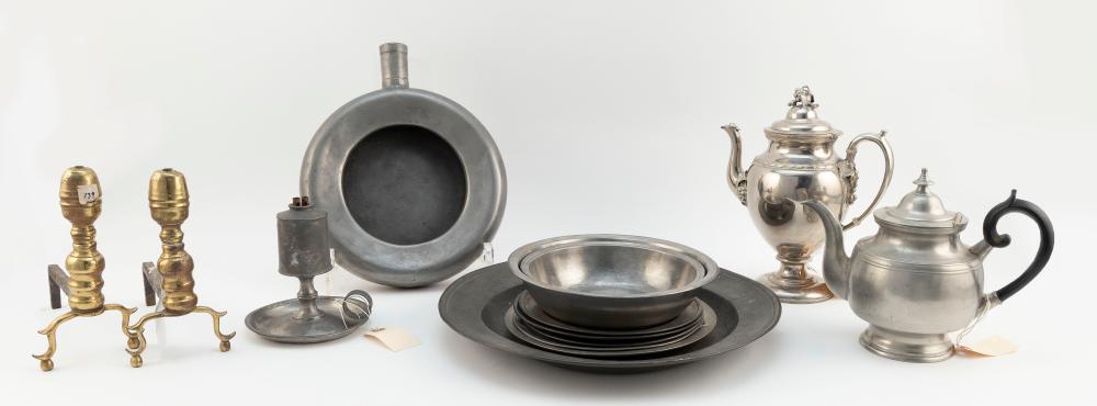 THIRTEEN PIECES OF PEWTER AND METAL 34ece6