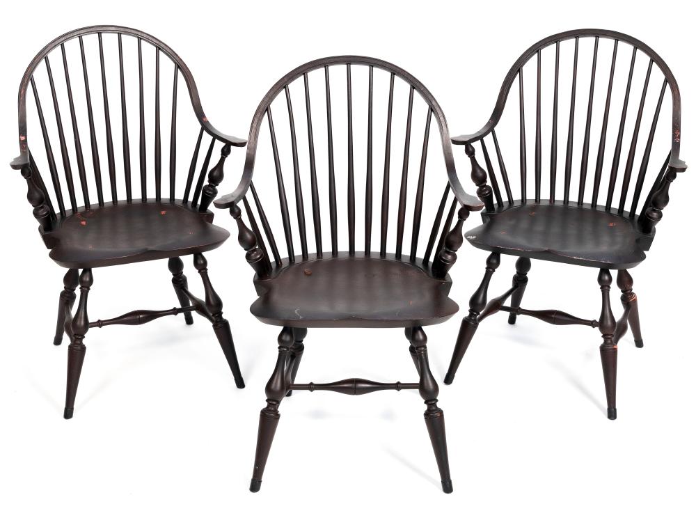 THREE WINDSOR CONTINUOUS ARMCHAIRS 34edbf