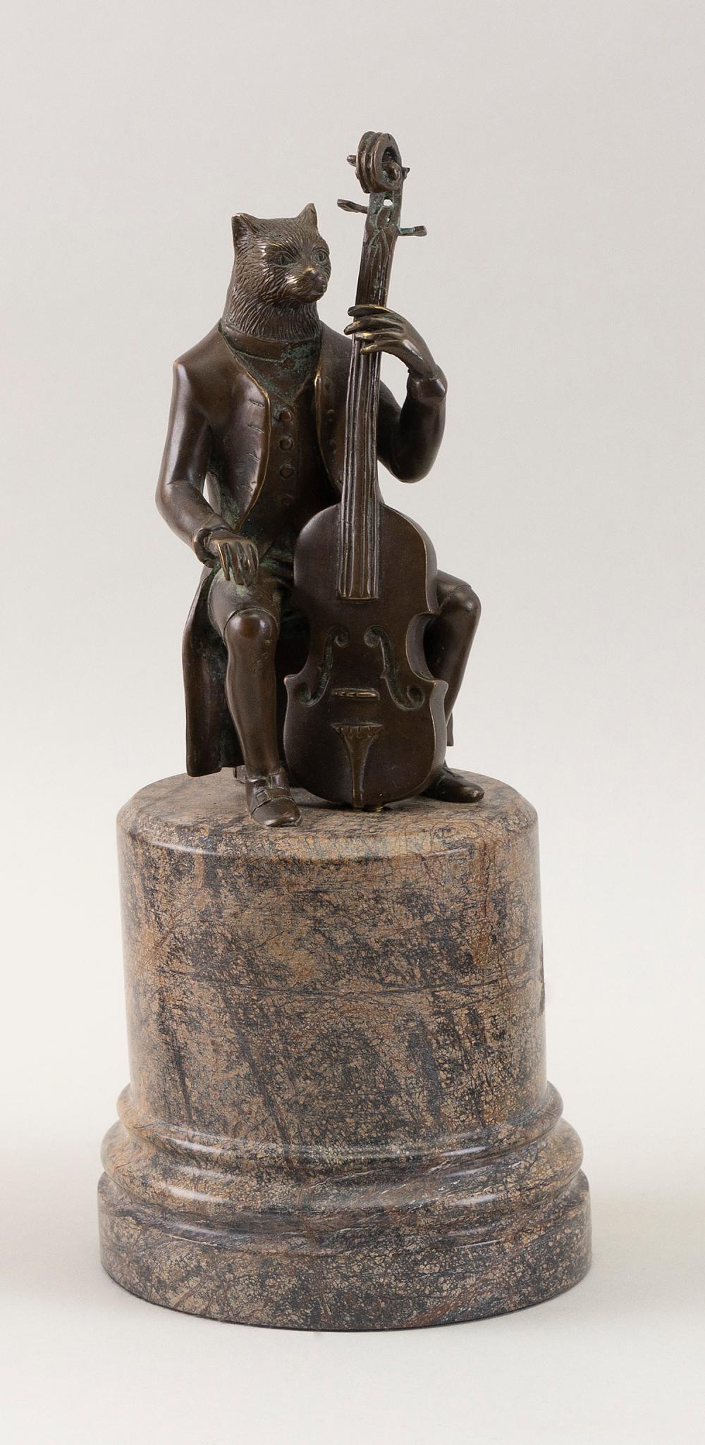 UNUSUAL BRONZE SCULPTURE OF A CELLIST 34ee3f