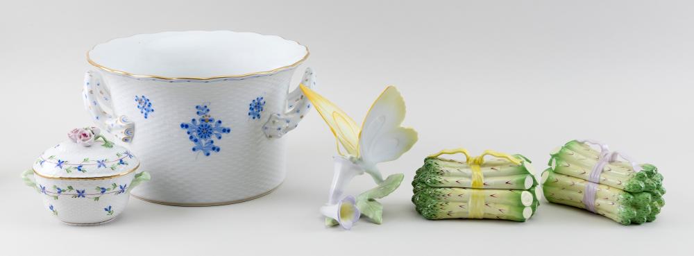 FIVE PIECES OF HEREND PORCELAIN