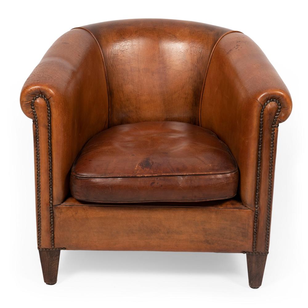 BROWN LEATHER UPHOLSTERED CLUB 34ef7e