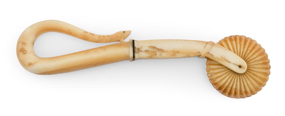 WHALE IVORY SNAKE-FORM PIE CRIMPER