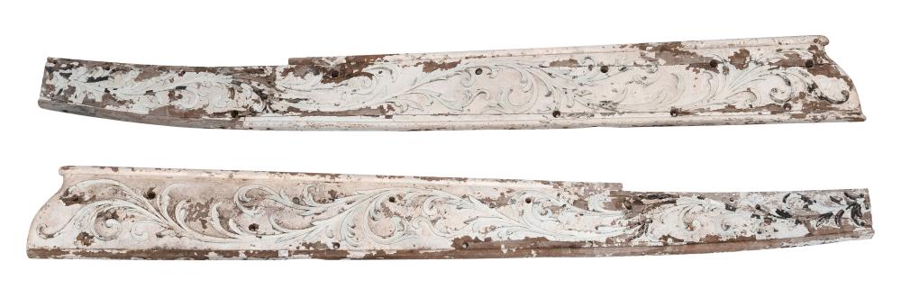 PAIR OF RELIEF CARVED TRAILBOARDS 34f111