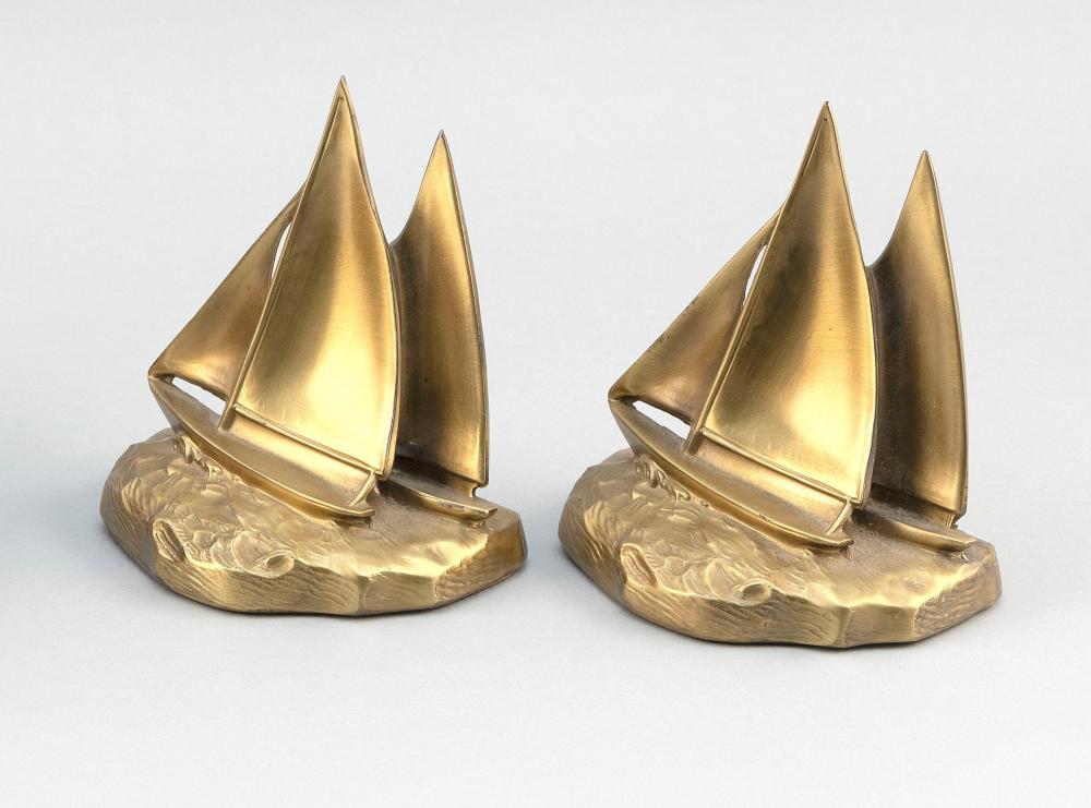 PAIR OF BRASS SAILBOAT BOOKENDS 34f21d