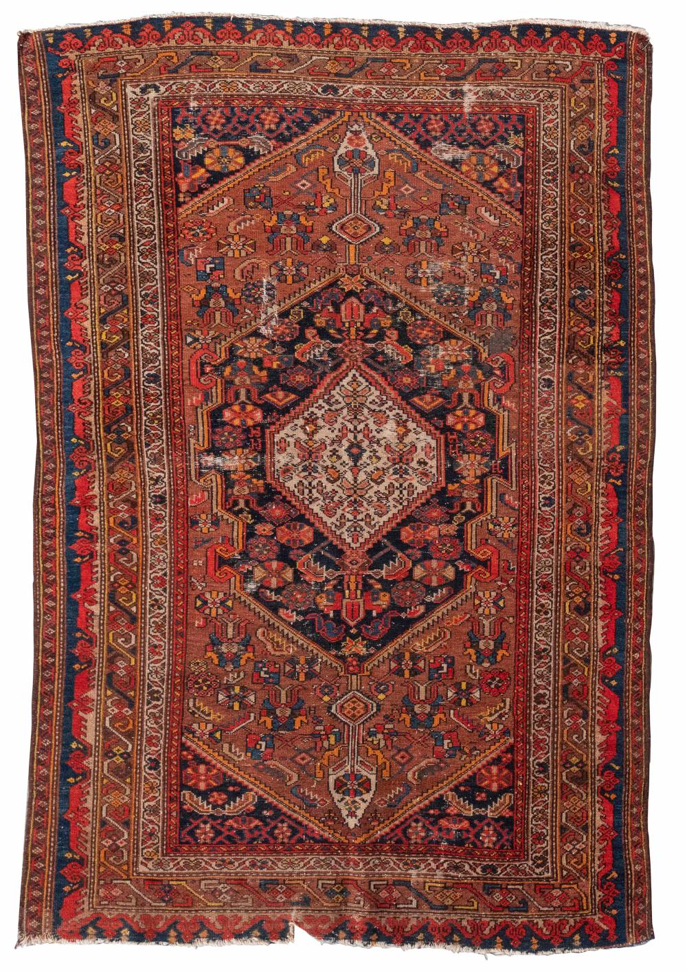 HAMADAN RUG: 4’0” X 6’1”