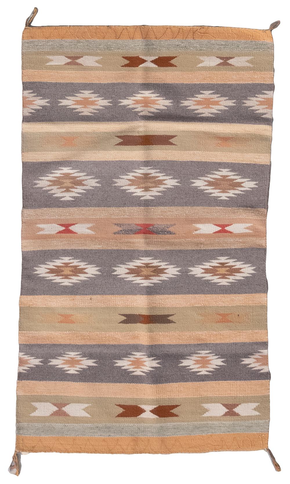 TEEC NOS NAVAJO RUG 20TH CENTURY 34cba1