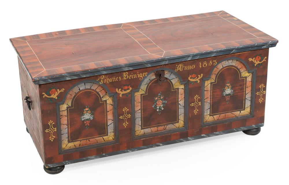 BLANKET CHEST WITH PAINTED DECORATION